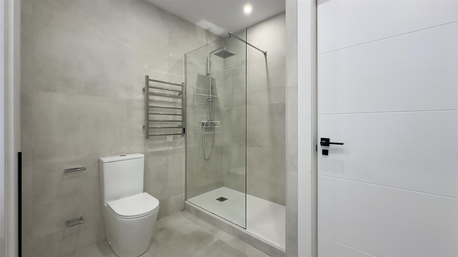 Image of Apartment - 3 Bedrooms - 2 Bathrooms for Sale in Marina Views-Gibraltar, Image 12